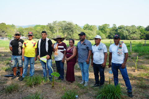 Members of the peasant cooperative Cooperativa Multiactiva Frontera Sur (Coomfrosur), San Joaquín farm, Puerto Salgar, Colombia. 